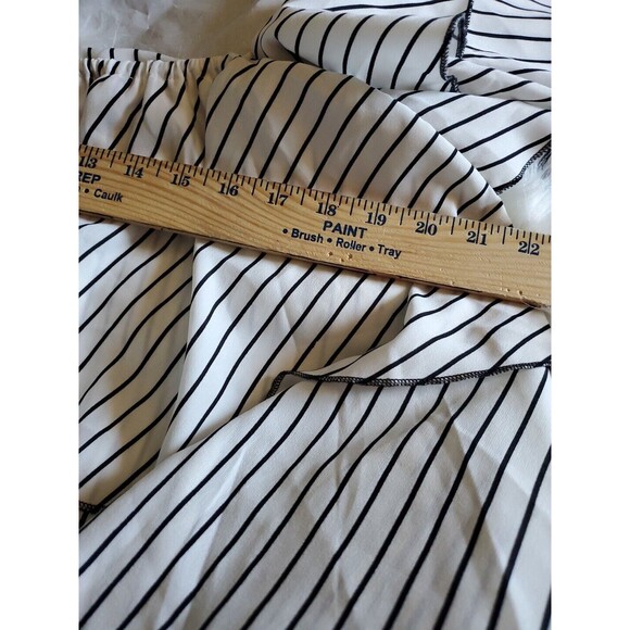 Urban Mix 3/4 Sleeve Cold Shoulder  Sleeve Top Size Medium - Picture 9 of 10